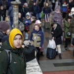 ВПО масово повертаються на окуповані території: нардеп приголомшив цифрами