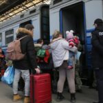 Чому ВПО повертаються в окупацію: названо головну причину