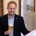 “Пиво за ваш голос”: у Німеччині вигадали, як заманити виборців на дільниці