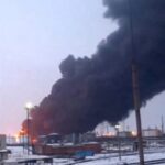 Безпілотники досягли мети: величезний НПЗ Росії зупинив переробку нафти