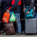 Чи можуть 21-річні хлопці виїхати за кордон у 2025 році: всі подробиці