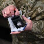 Виїзд за кордон по-новому: Кабмін ухвалив важливі зміни для чоловіків 18-25 років