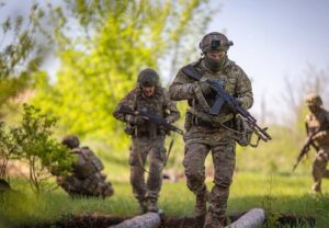 У топі – ЗСУ та ГУР: кому найбільше довіряють українці – результати опитування